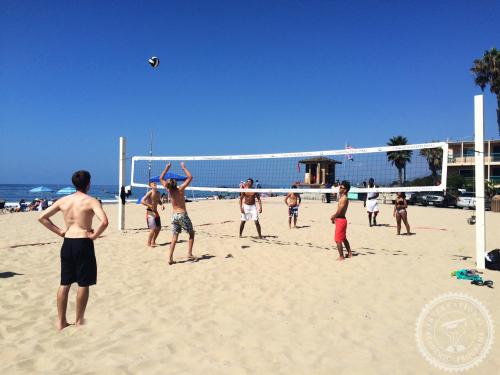 Besant-Hill-School-beach-volleyball